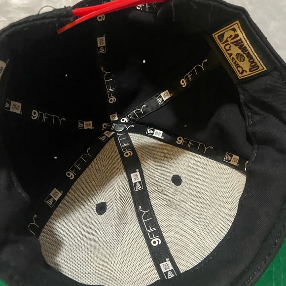 Toronto Raptors HWC Embroidered Snapback - Picture 6 of 6